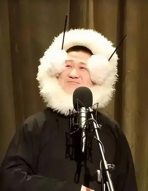 德云社张鹤伦跨年专场演出砸挂惹祸?被网友挂网上,要求道歉