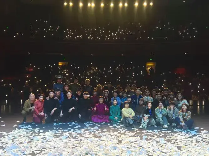 老舍经典作品《茶馆》2025首演圆满落幕,下一站杭州!
