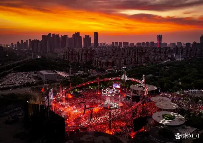 2024年火星演唱会的概念图&舞美图对比 ,还原度也太高了吧.