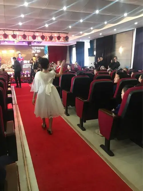 太阳花儿童剧社的小演员们火了一把