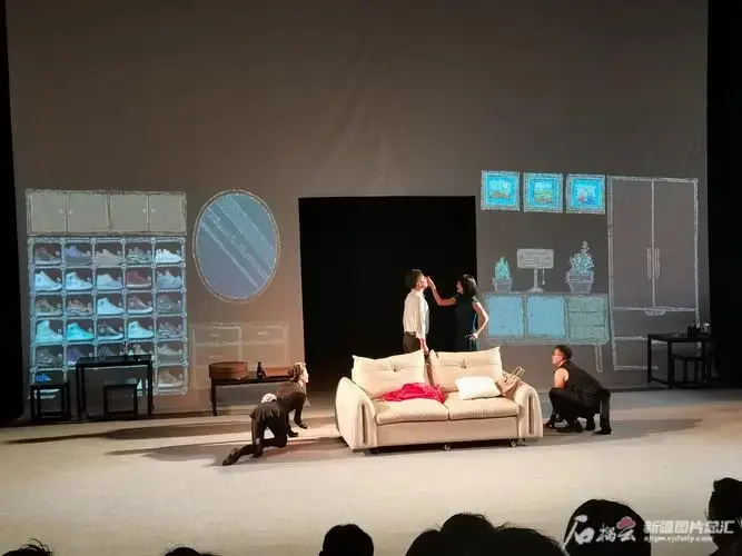 原创小剧场话剧《以后之后》在乌首演