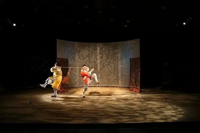 儿童剧《三个和尚》:肢体动漫剧用创新语言演绎古老谚语