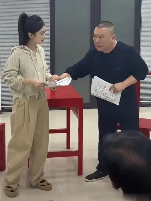 郭德纲带相声演员排练京剧,现场花絮被晒,怪不得德云社这么火