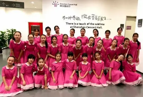 主演阵容还囊括了当今顶级的歌唱家:首位与美国大都会歌剧院连续签约