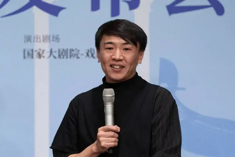 请看《一仆二主》 现代版_国家大剧院_喜剧_法蒂诺