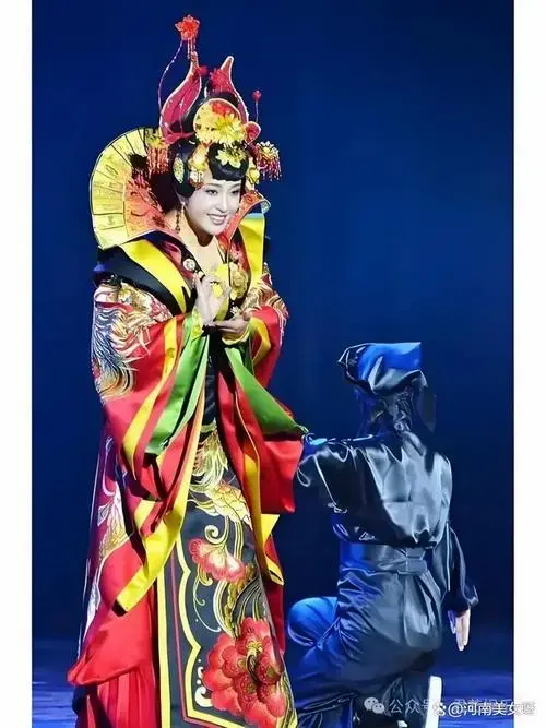 作为庆奶的新粉兼话剧爱好者,我和这次演出的缘分简直妙不可言.