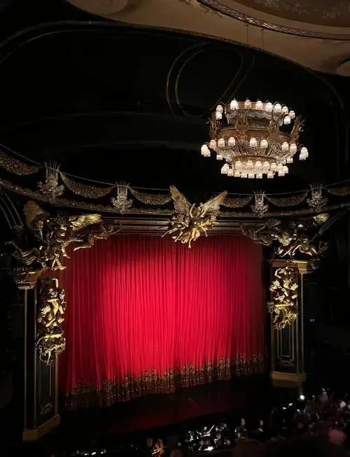 百老汇《歌剧魅影》舞台魔法🎭
