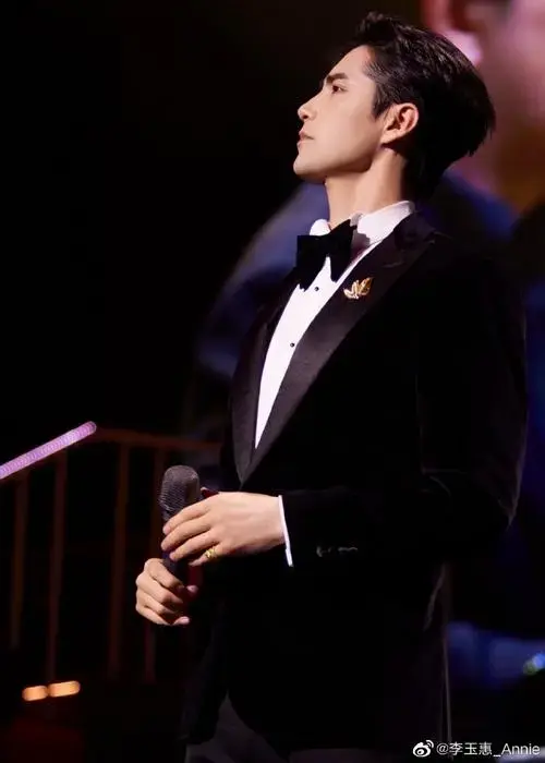 演绎了剧院魅影经典名曲《夜之乐章》成为当晚澳门伦敦人盛大庆典的