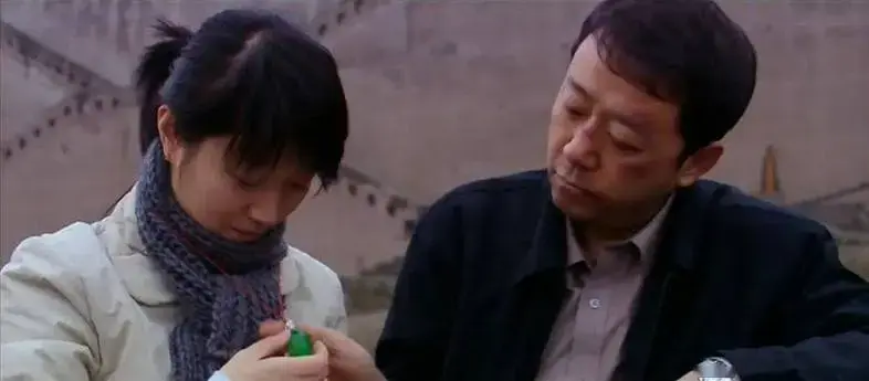 《疯狂的石头》是一部深入人心的喜剧电影,它以荒