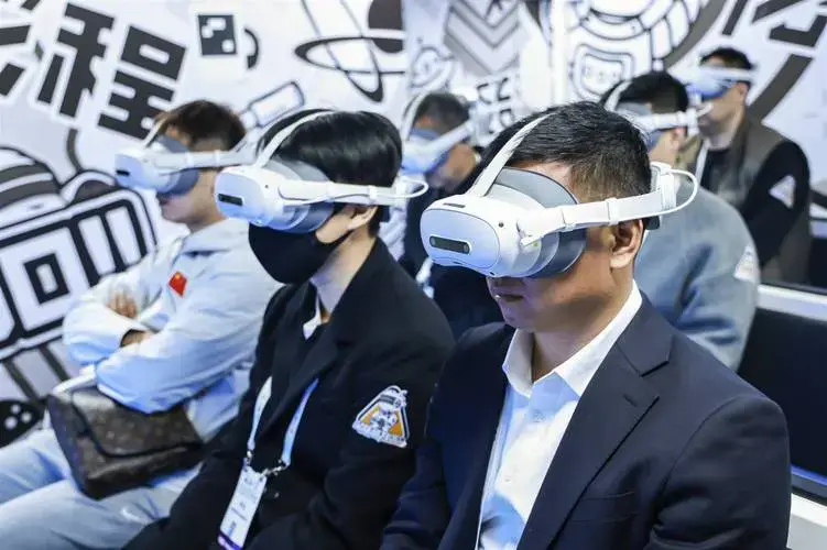 龙程vr星际旅客全感沉浸式剧场,在北京游乐展体验现场太火爆了