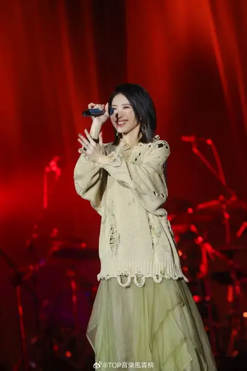 10月21日,金曲歌后#戴佩妮2023随风所遇演唱会#如约而至这场对@戴佩妮
