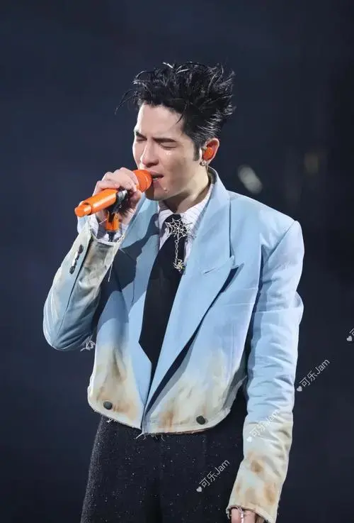 萧敬腾演唱会上的暖心瞬间💖