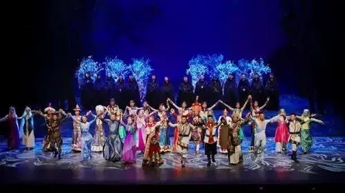 音乐剧《花儿与少年》在黄河剧院上演