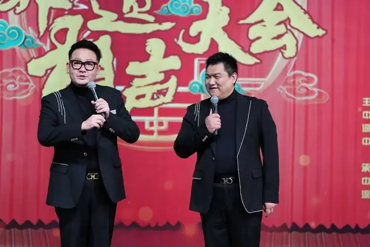 视频丨相声名家新秀同台联欢,精彩演出火爆破圈