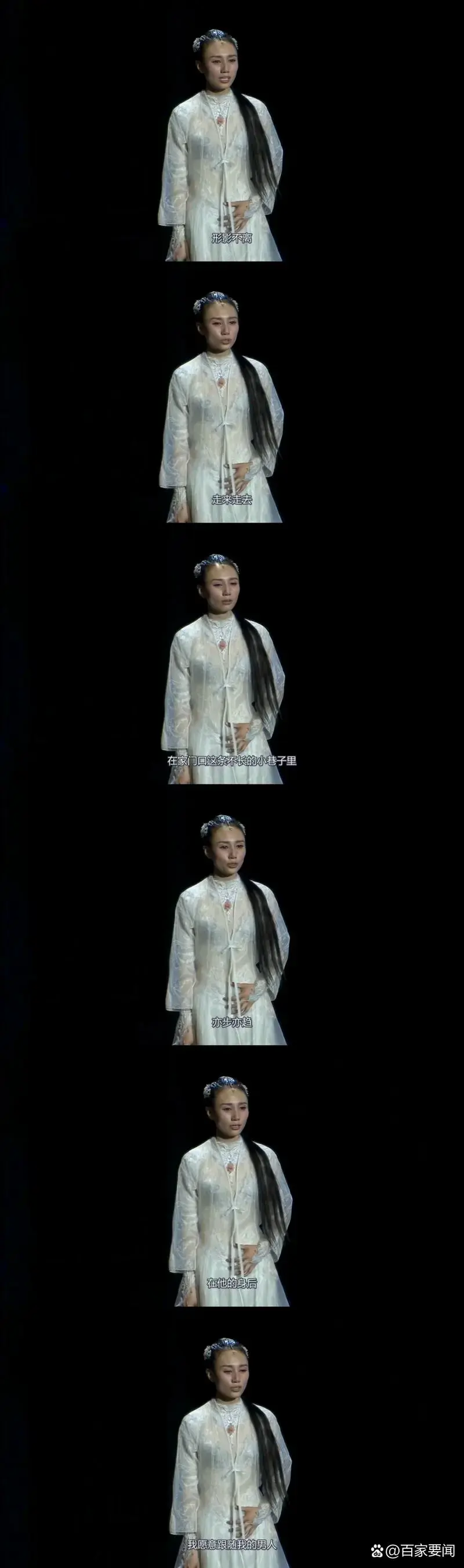 这是话剧《青蛇》的演出,一种古老而又充满生命力的艺术形式.