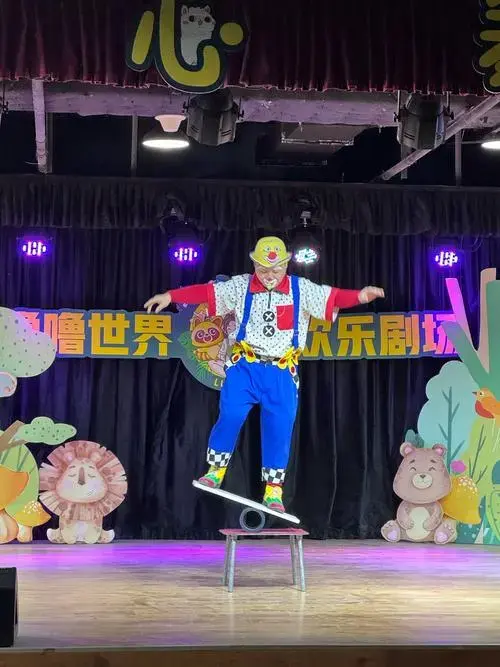 青岛遛娃·动物互动还有演出🦜🤡