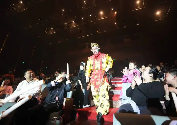 沉浸式互动京剧《哪吒之灵珠归来》在沈阳首演_演出_观众_经典