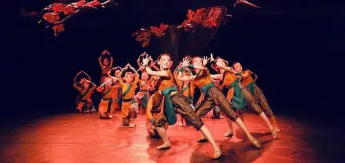 中华传统文化起源系列儿童剧《比翼鸟》在京成功演出_中国