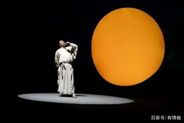 在话剧《李白》中,濮存昕饰李白