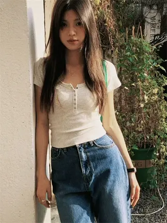 螺纹正肩t恤花灰色短袖女夏季紧身辣妹chic别致U领漏锁骨上衣半袖图片