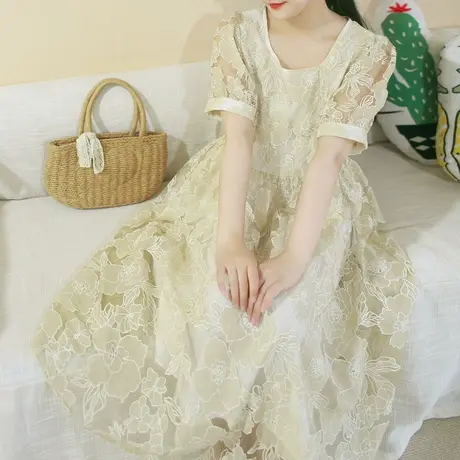 胖妹妹夏季2023新品法式方领短袖连衣裙大码微胖剪花工艺重工长裙商品大图