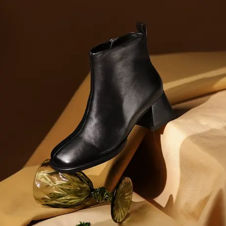 VME/舞魅2023秋冬新款皮鞋百搭黑色英伦风短筒小个子粗跟时装靴女图片
