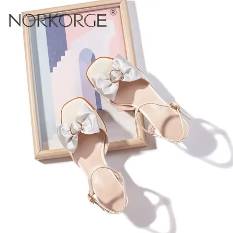 精致米白色时装凉鞋图片