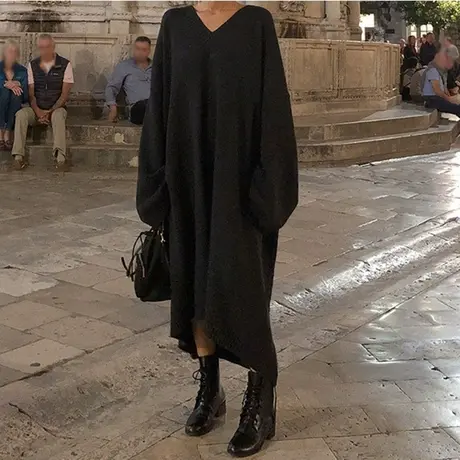 秋冬装时尚黑色V领毛衣针织衫过膝长款蝙蝠袖毛线打底衫连衣裙潮图片