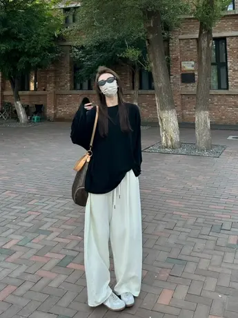 黑色正肩仿棉长袖t恤女装2023新款欧货秋冬季加绒内搭打底衫上衣图片