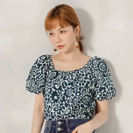 桔熊夏季洋气小衫花卉印花皱皱遮肉宽松泡泡袖上衣女大码AB17470图片