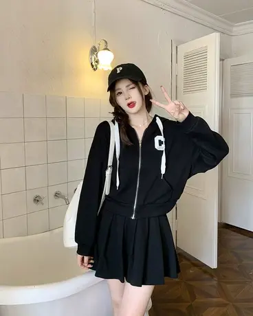 胖mm春季半身裙套装女大码遮肚藏肉显瘦减龄连帽卫衣百褶裙两件套商品大图