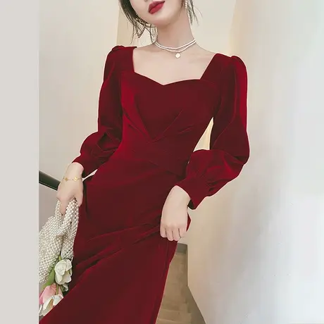 红色丝绒礼服裙女宴会气质法式收腰敬酒服新娘冬季长袖订婚小个子图片