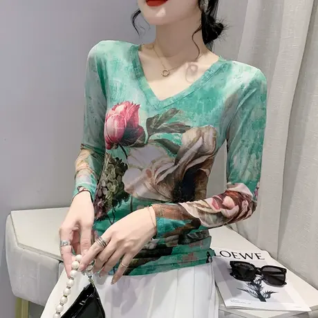 性感网纱长袖T恤女士妈妈装早秋洋气小衫漂亮印花V领显瘦打底上衣图片