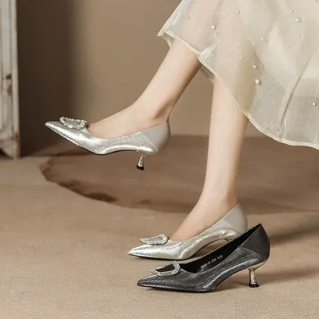 尖头单鞋女中跟2024年新款水钻方扣气质百搭细跟单鞋不累脚配裙子图片