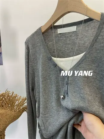 纸片人 ！小众设计 假两件小纽扣v领套头显瘦针织衫百搭上衣女春商品大图