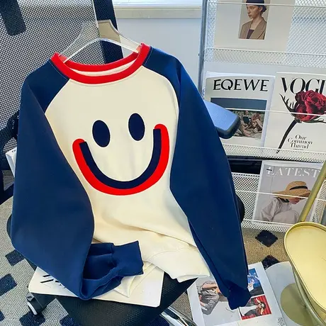 插肩袖刺绣笑脸卫衣女春秋薄款2023新款宽松慵懒风早秋季圆领上衣图片