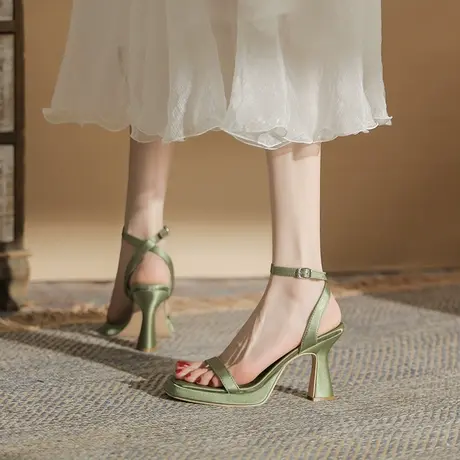 2024夏季新款凉鞋一字带露趾细跟高跟鞋仙女风气质后空配裙子凉鞋图片