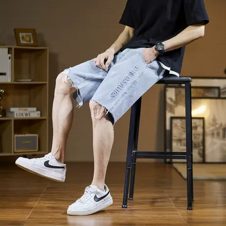 唐狮夏季牛仔短裤压印字母潮流百搭毛边破洞直筒五分中裤复古图片