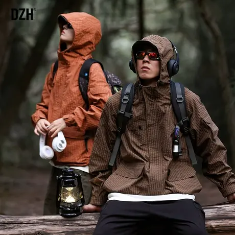 情侣户外三防冲锋衣外套男防风防水2023新款情侣装高级感工装夹克商品大图