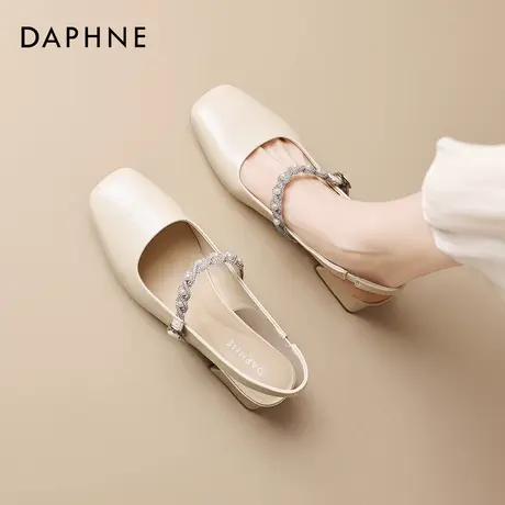 达芙妮方头粗跟包头凉鞋2026新款春夏季一字法式扣玛丽珍女鞋单鞋图片