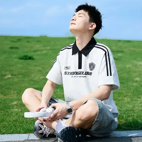 唐狮夏季新款男短袖Polo衫撞色条纹拼接翻领上衣宽松运动T恤图片