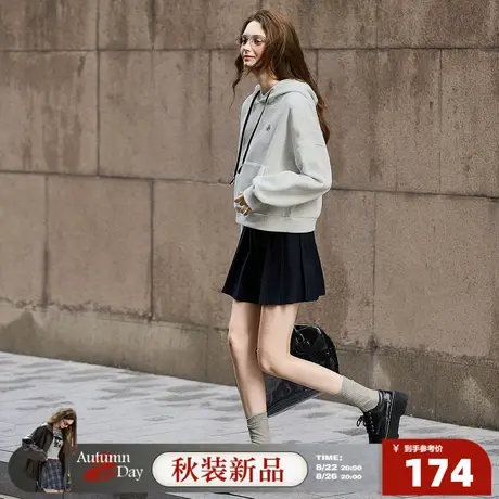 8.22/20点 上新唐狮2025年秋季新款连帽卫衣女灰色撞色帽绳设计感商品大图