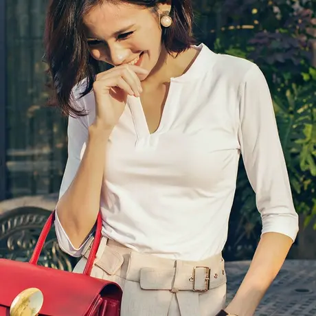 秋装白色V领t恤显瘦百搭短袖T恤韩版半袖修身打底纯棉大码上衣女图片