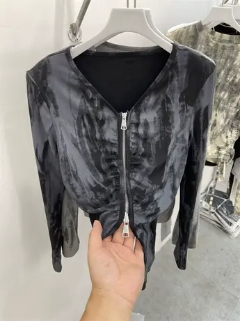 气质双拉链褶皱晕染长袖T恤女2023秋新款别致收腰开叉垫肩上衣ins图片