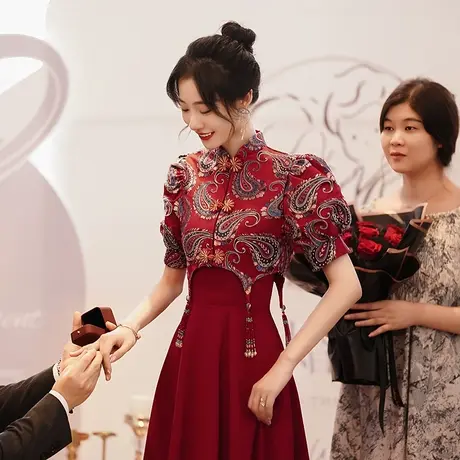 旗袍敬酒服新娘2023新款小个子酒红色中式结婚订婚礼服连衣裙回门商品大图