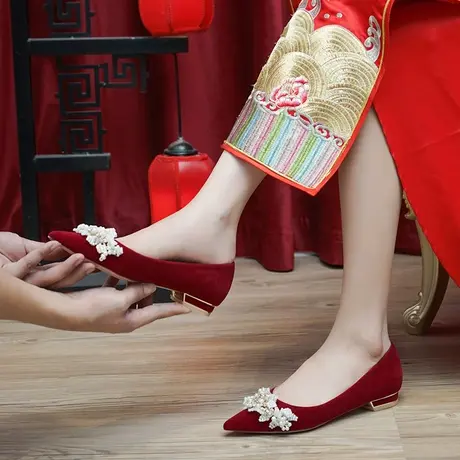 婚鞋女平底秀禾服婚纱两穿2023年新款新娘鞋酒红色孕妇低跟不累脚商品大图