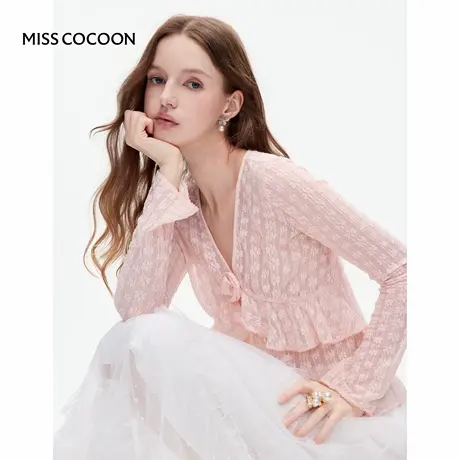 MISSCOCOON可可尼粉色V领上衣女2025秋季新款荷叶边蕾丝打底衫商品大图