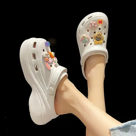 增高洞洞鞋女夏季外穿时尚2025新款可爱卡通厚底防滑沙滩鞋凉拖鞋图片
