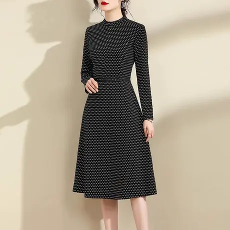 水墨青华2023名媛气质针织连衣裙女新款冬季百搭显瘦印花打底裙子图片