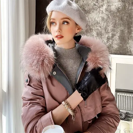 粉红大布娃娃温暖大毛领时尚拼色可脱卸派克羽绒服图片